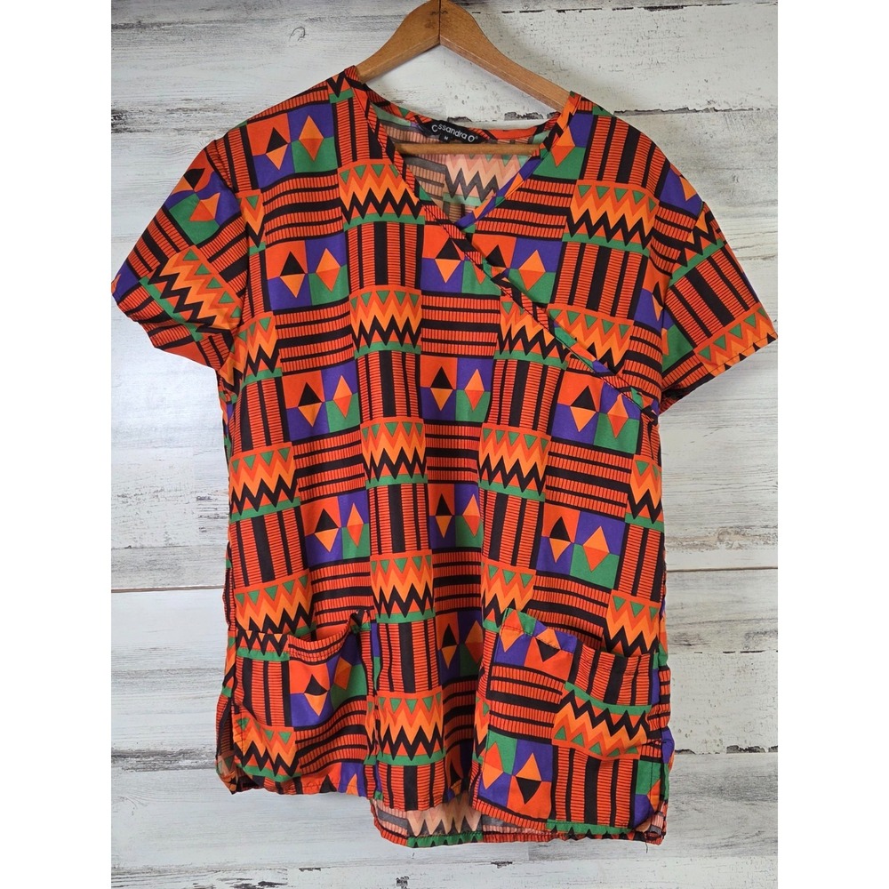 Cassandra‎ O Scrub Top Women Medium Multicolor Geometric Tribal Print V-Neck